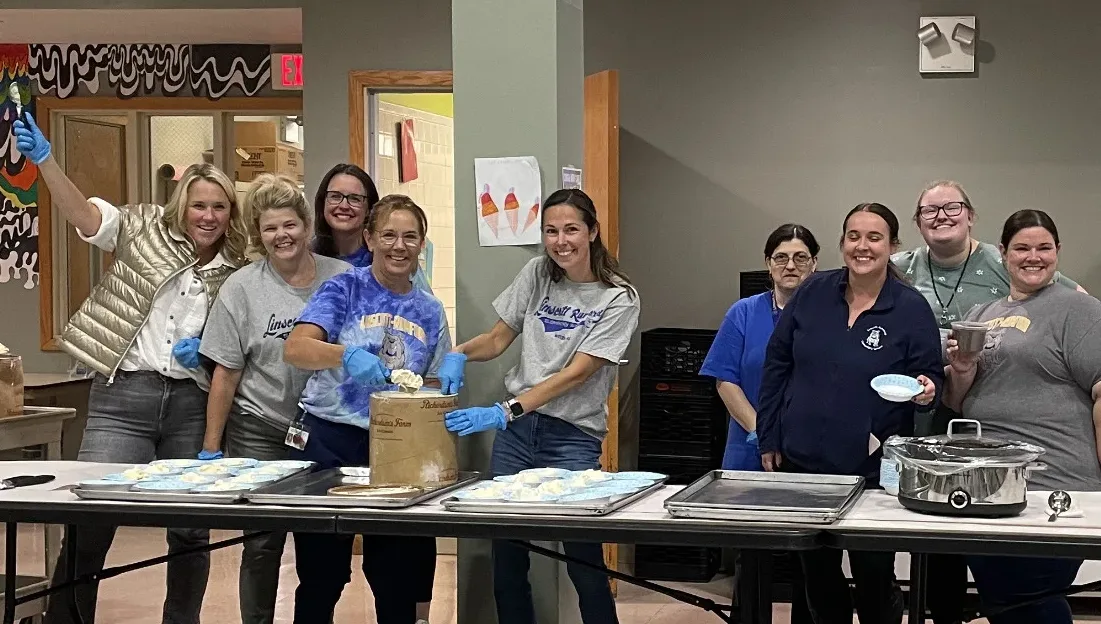 Woburn Students and Families Attend Ice Cream Social Hosted by the ...